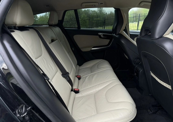 Volvo V60 cena 35900 przebieg: 216000, rok produkcji 2011 z Rzeszów małe 301